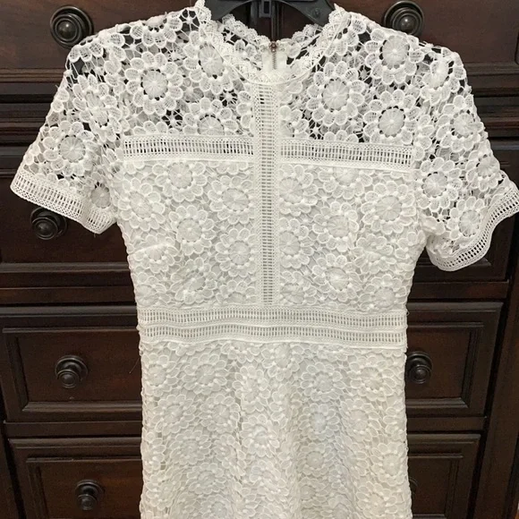 white lace Crocheted dress size 6 - Picture 2 of 11